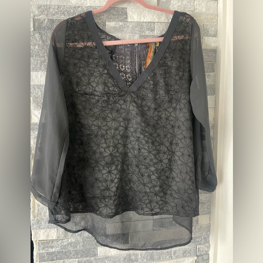 ARATTA Silent Journey Black Silk Blend Top Shirt Floral Embroidery-Large, Medium